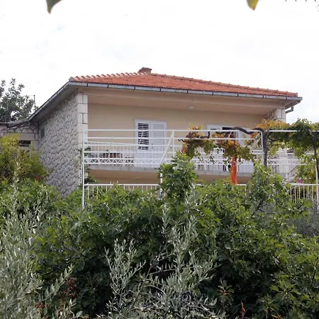 And By The Sea Hvar - 141 بيت ضيافة هفار