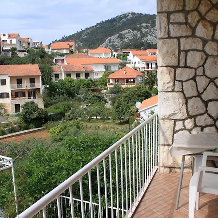 And By The Sea Hvar - 141 بيت ضيافة
