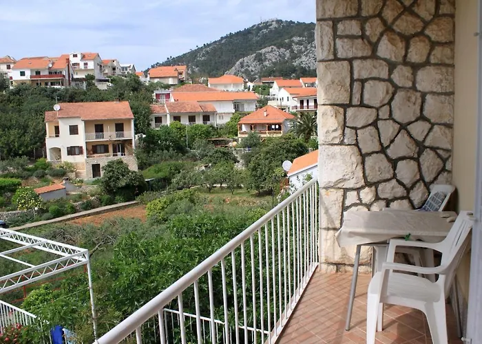 And By The Sea Hvar - 141 Konukevi