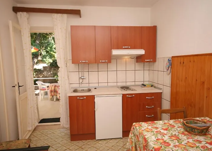 And By The Sea Hvar - 141 Konukevi 3*