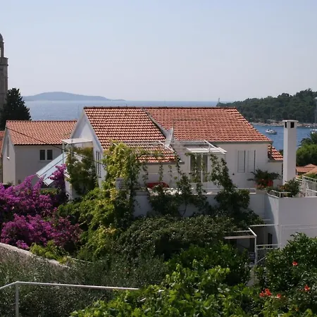 And By The Sea Hvar - 141 Guest house